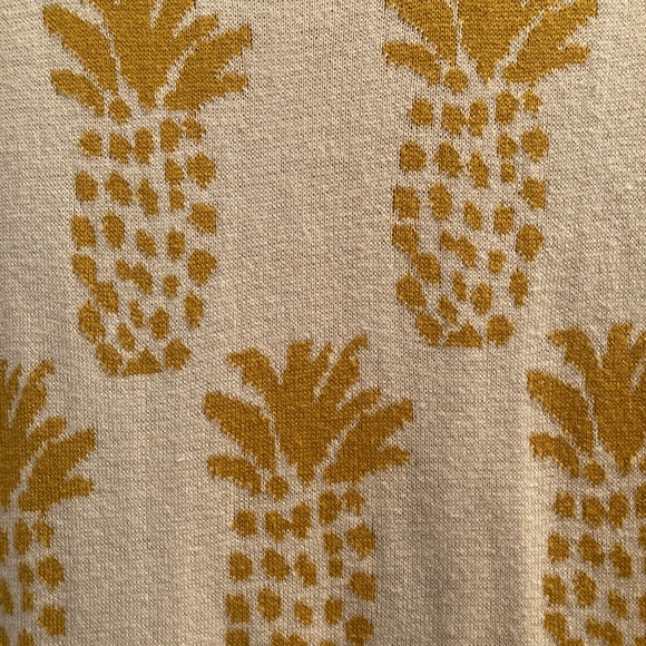 Peppa Loves Pineapple Cardigan - wooden buttons, sz small, 3/4 sleeves - Picture 10 of 10